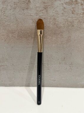 CHANEL PINCEAU PAUPIERES #11 Quick Shadow Brush